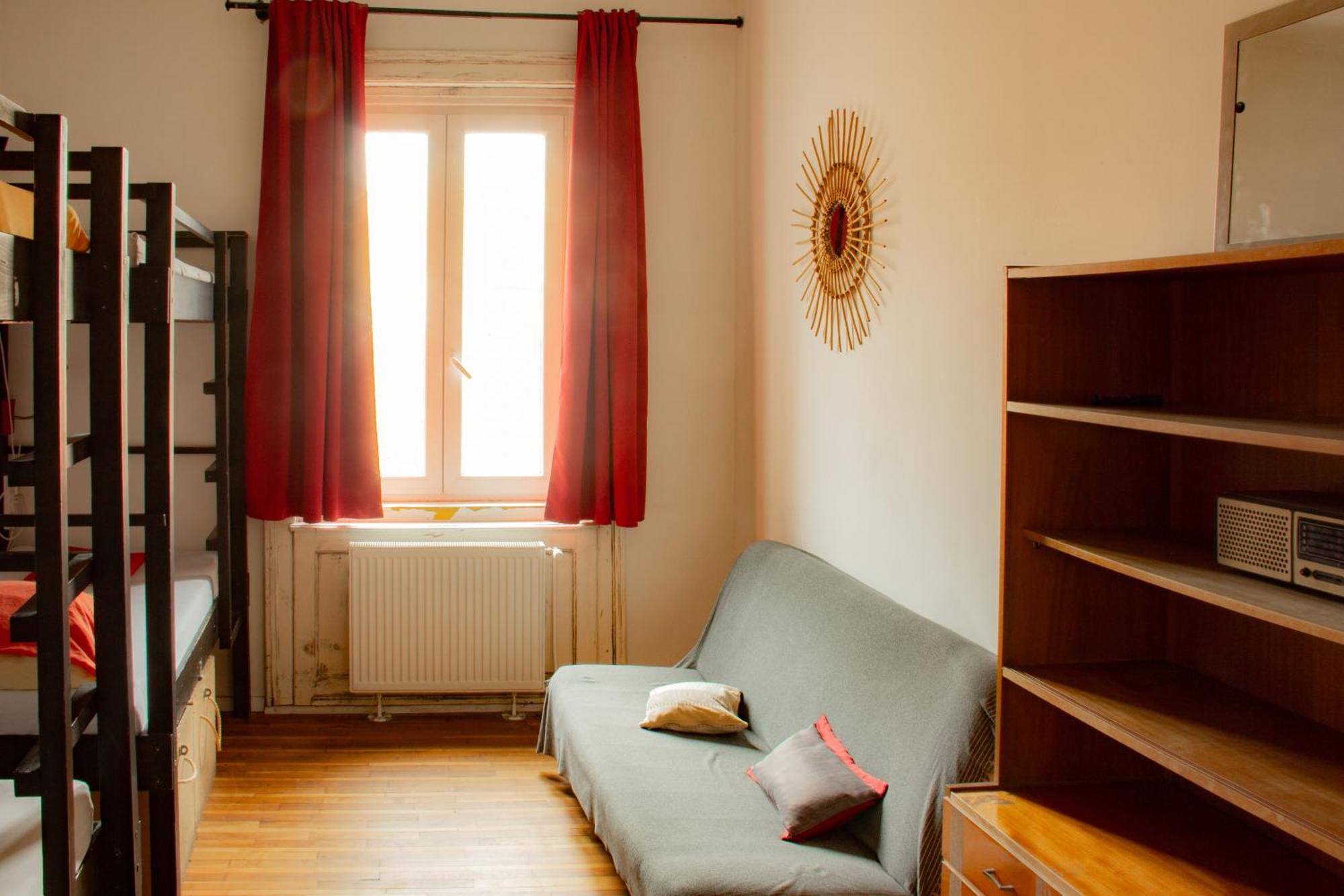 Nest Hostal *